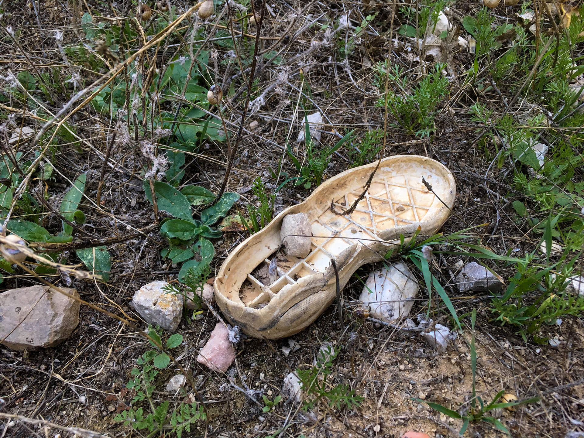 Abfallentsorgung auf Spanisch - Schuhsohle_TITEL