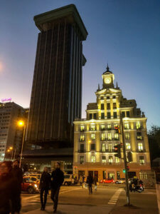 Wochenende in Madrid - Hochhaus